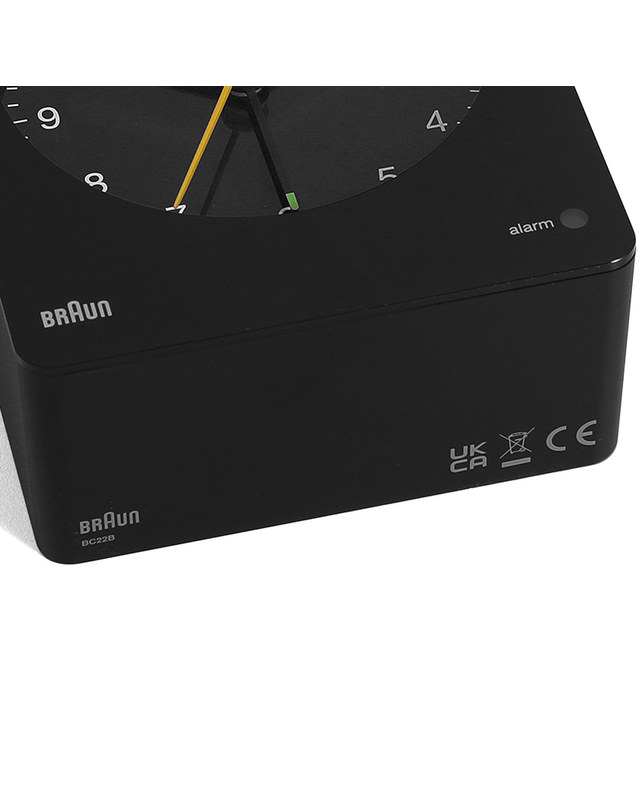 브라운 BRAUN BC22B 클래식 아날로그 크레센도 알람 저소음 공용 탁상시계 착용컷