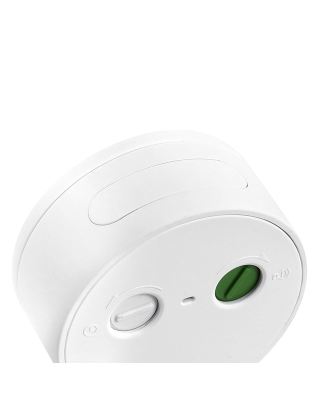 브라운 BRAUN BC12W 클래식 크레센도 알람 저소음 공용 탁상시계 착용컷