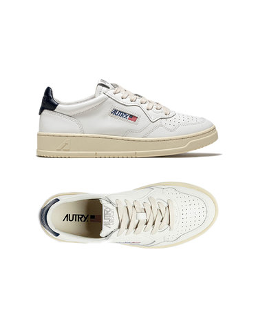 26SS 여성 메달리스트 로우탑 스니커즈 화이트/블루탭 AULW LL12