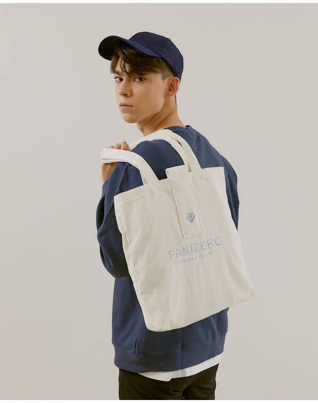 패니제로 [코듀로이 에코백] CORDUROY ECO BAG -Ivory 아이보리 착용컷