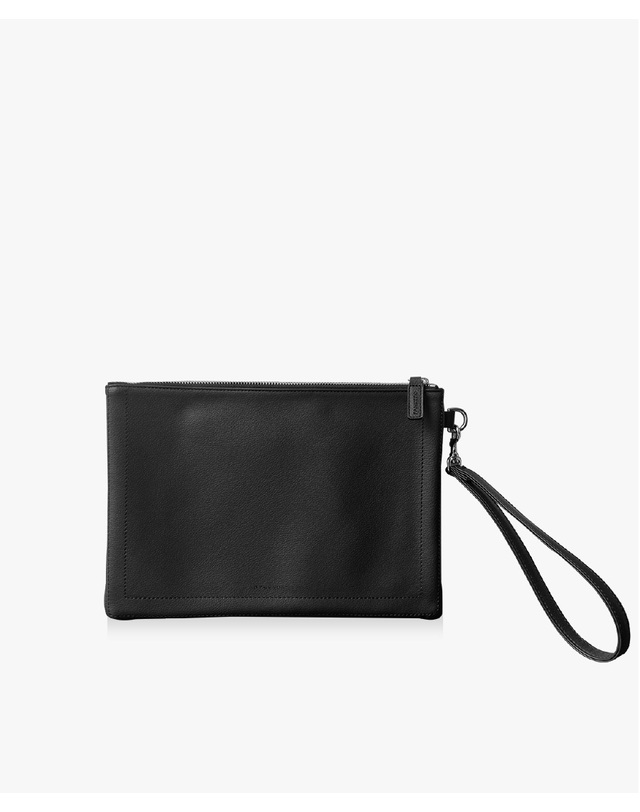 패니제로 [모던 플랫 클러치백] MODERN FLAT CLUTCH BAG- Black 블랙 착용컷