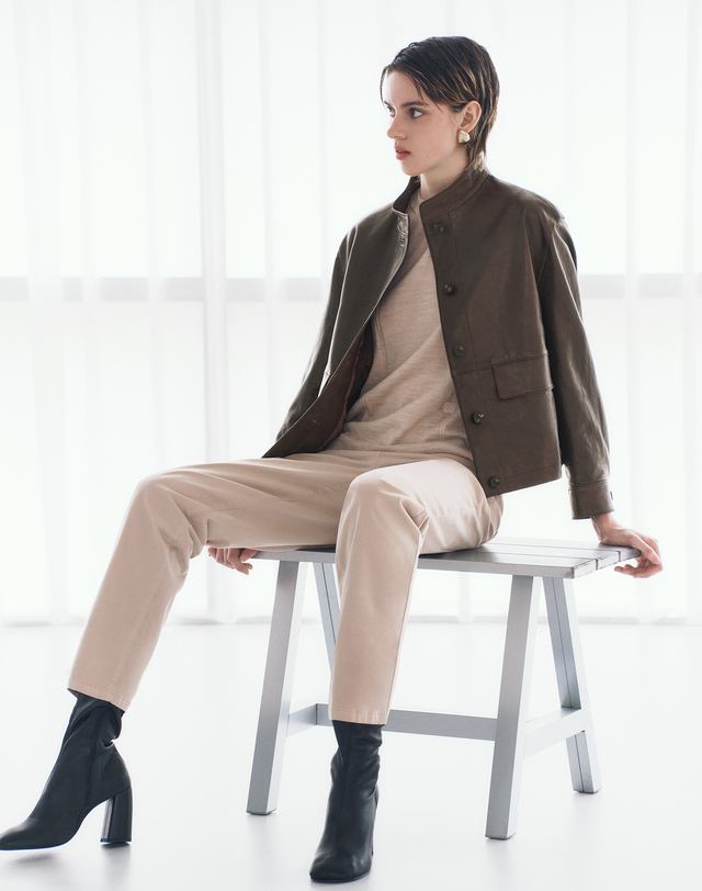 닥스 여성 [LUXURY LEATHER][양가죽]다크브라운 포켓 배색 셔켓형 가죽 자켓 진한 브라운 착용컷