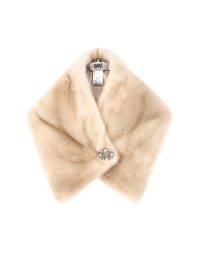 닥스 여성 [LUXURY FUR][밍크]베이지 크리스탈 장식 머플러 착용컷
