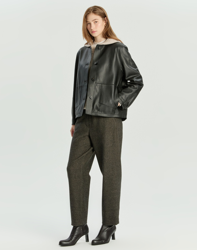 닥스 여성 [LUXURY LEATHER] 블랙 볼륨 소매 램스킨 라운드넥 가죽자켓 착용컷