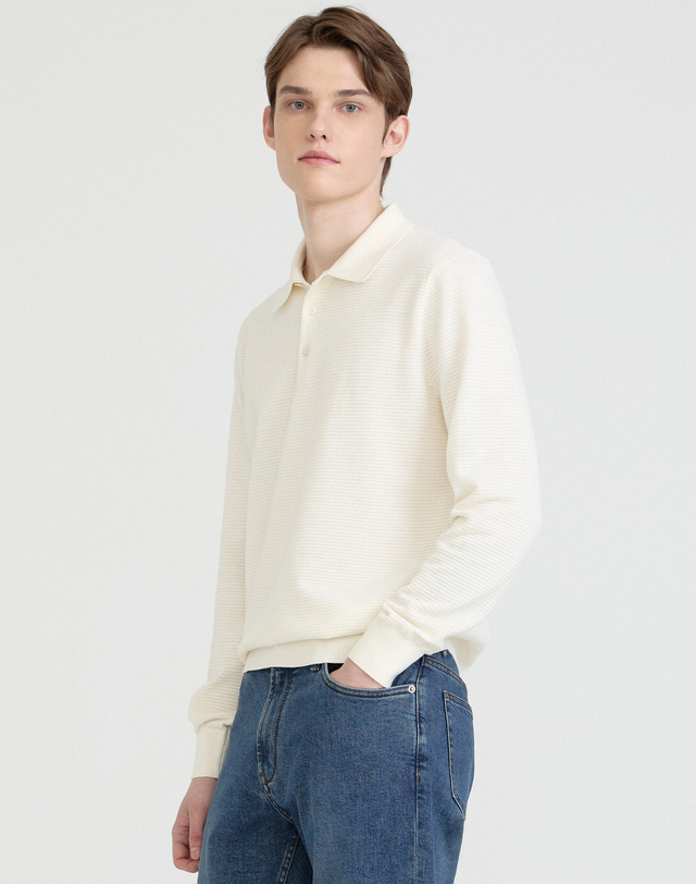 닥스 남성 [SUPIMA COTTON] 텍스쳐드 오프화이트 카라넥 긴팔 스웨터 미색 착용컷