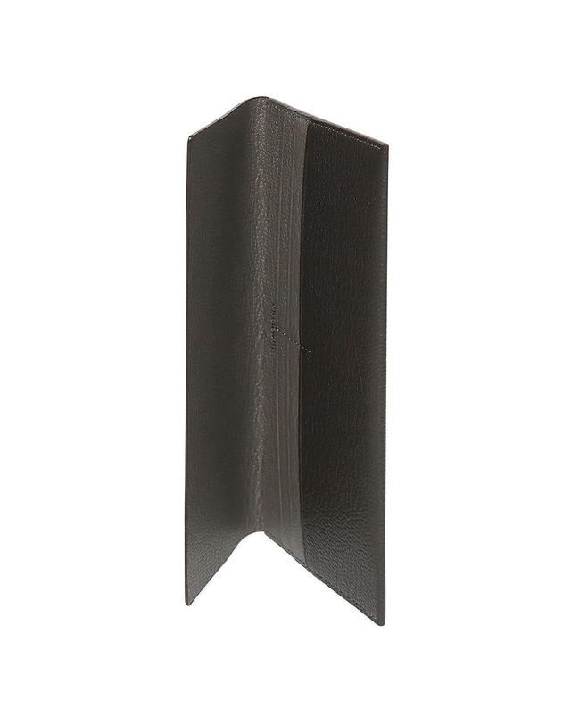베노베로 [베노베로] 고트 엠보 플랩 장지갑 BROWN (BLF1ACP3233W1) 착용컷