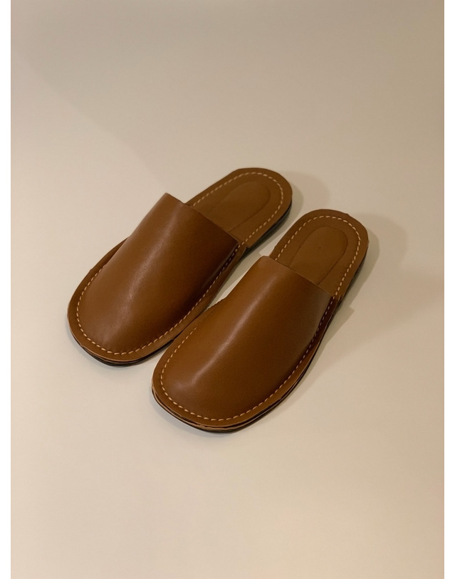 덴 cozy cozy slipper / brown 착용컷