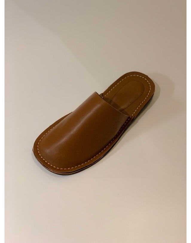 덴 cozy cozy slipper / brown 착용컷