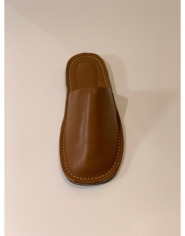 덴 cozy cozy slipper / brown 착용컷