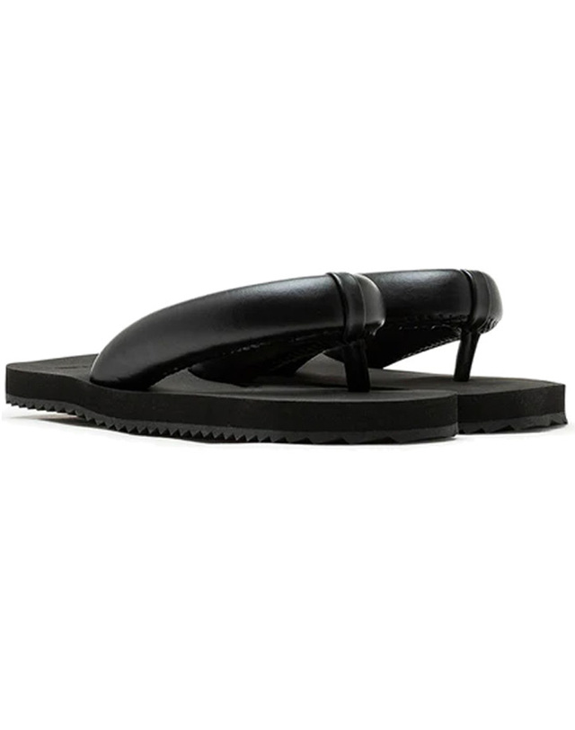 유메유메 25SS SUKI 패딩 스트랩 플립플랍 블랙 PF0002 착용컷