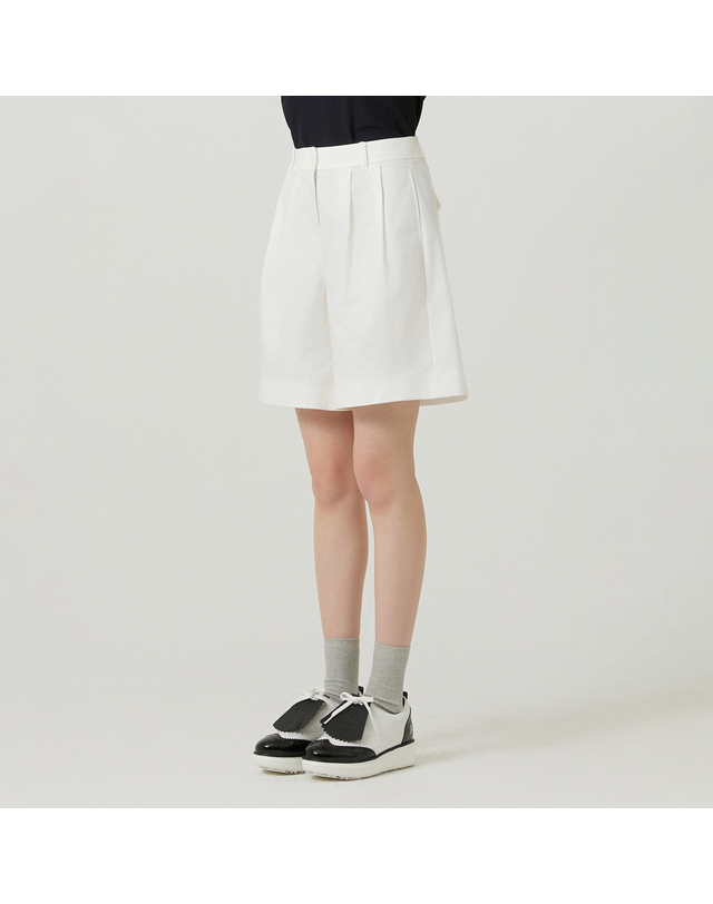 마틴골프 Linen Bermuda Pants_OFF-WHITE 흰색 착용컷