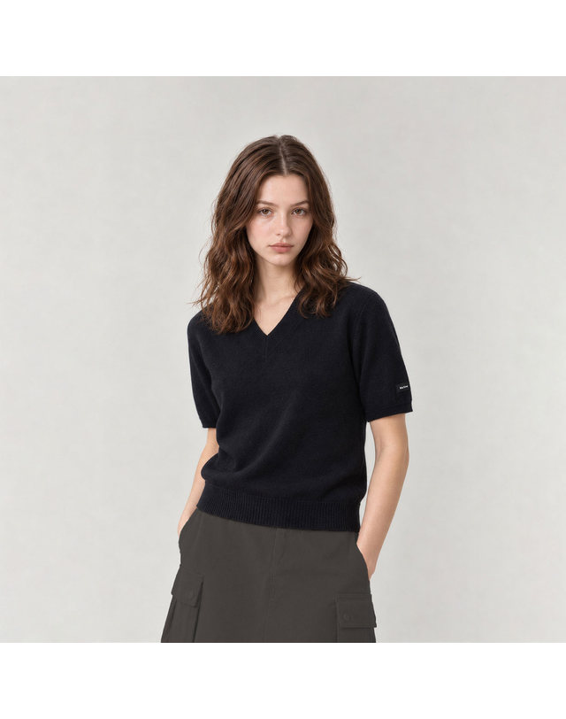 마틴골프 Wool-Blend V-Neck Half Sleeve Knit_CHARCOAL 그레이 착용컷