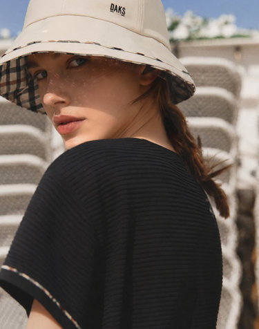 [ONLINE EXCLUSIVE] 베이지 하우스체크 버킷햇
