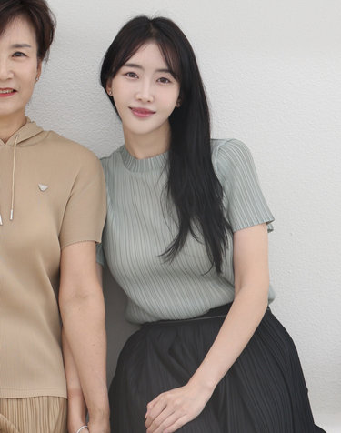 [PREMIUM] 그린 시그니처 플리츠 반소매 티셔츠