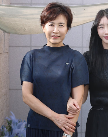 [PREMIUM] 네이비 시그니처 플리츠 나글란 티셔츠