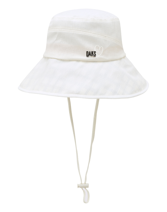 닥스 골프 여성 [ONLINE EXCLUSIVE] 아이보리 하우스체크 하트 버킷햇 착용컷