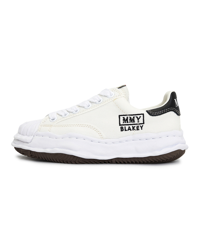 메종미하라야스히로 메종미하라야스히로 블래이키 오리지널 솔 스니커즈 A08FW735 WHITE (남여공용) 착용컷