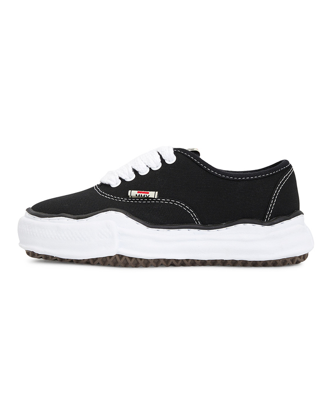 메종미하라야스히로 메종미하라야스히로 베이커 오리지널 솔 스니커즈 A02FW704 BLACK (남여공용) 착용컷