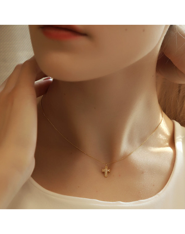 아몽 아몽 14K 화이트 다이아몬드 크로스 목걸이 착용컷