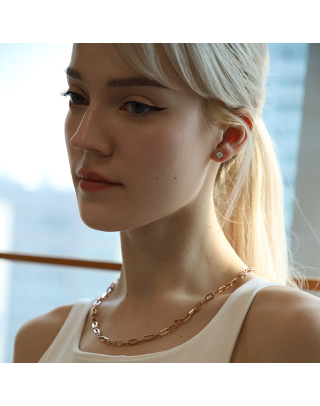 아몽 아몽 14K 할로우 오벌체인 목걸이 착용컷