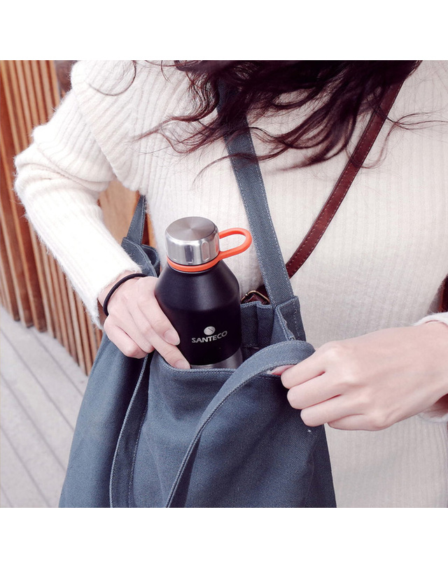 산테코 [산테코] 콜라 보온보냉병 500ml (밀크화이트) 착용컷