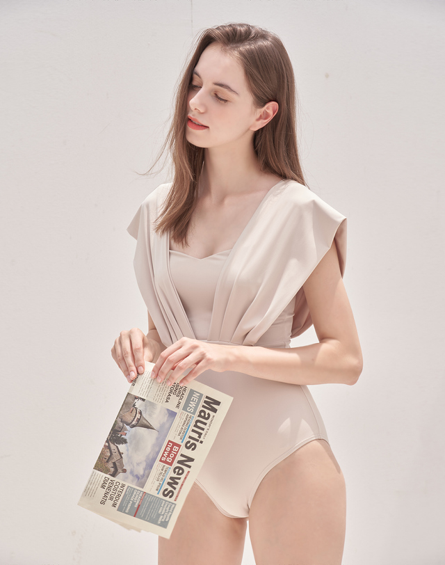 벨로디네라 Hepburn swimsuit Ivory 착용컷