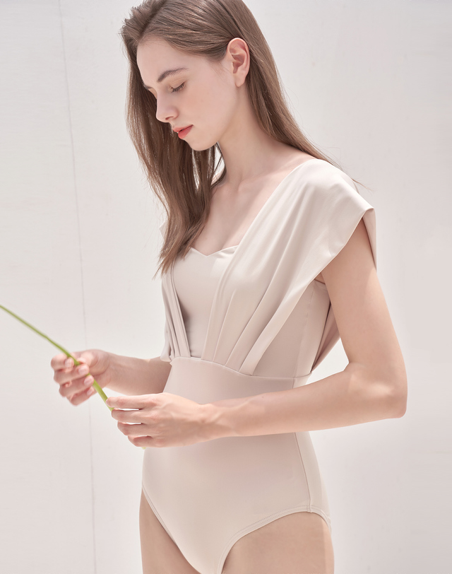 벨로디네라 Hepburn swimsuit Ivory 착용컷