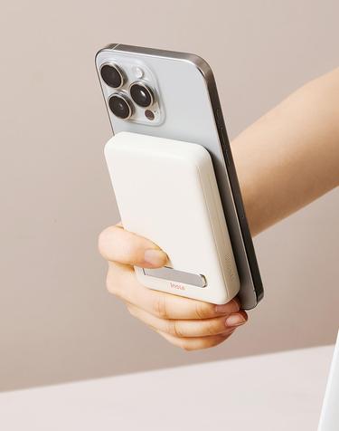[아이노트] 맥세이프 무선 충전 10000mAh 보조배터리 PB100L (블랙/베이지)