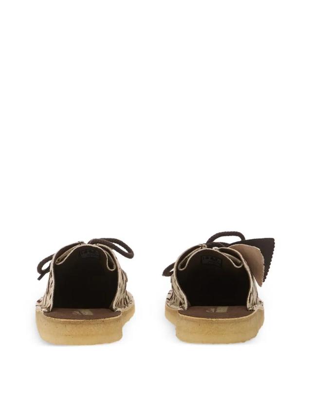 클락스 [해외직구] 26 FW 클락스 DSRTN오마드 카우 프린트 뮬 26328058 TP459763080 착용컷