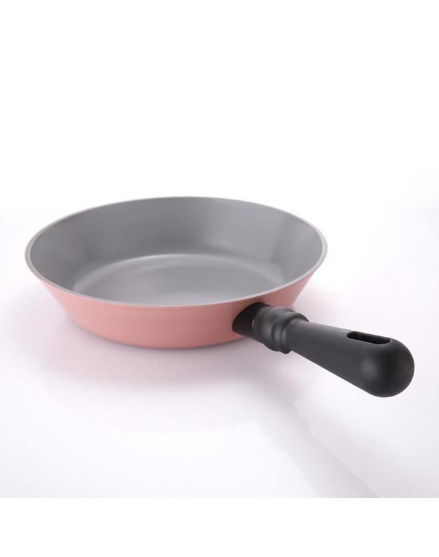 네오플램 네오플램 더 클래식 프라이팬 20cm IH(인덕션 가능) 착용컷