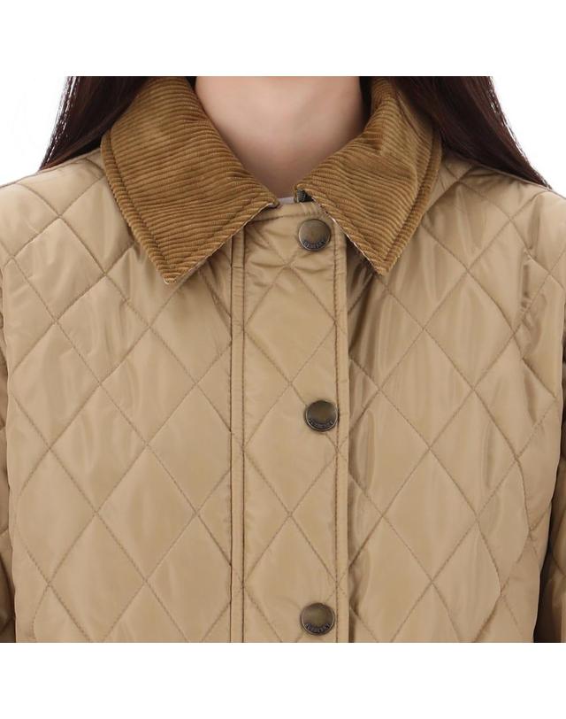 버버리 26SS 버버리 퀼팅 크롭 자켓 8107466 C1544 착용컷