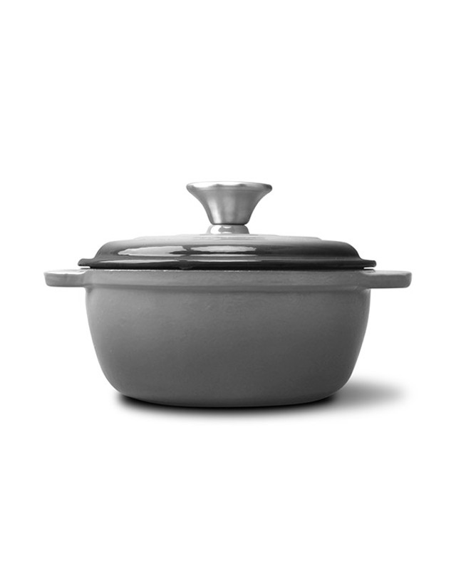 에스엔에프 [SNF] 무쇠 법랑냄비 뮌헨 1.7L 그레이(43060023-5049) 착용컷