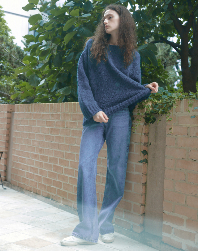 스텝어라운드 Straight wide denim pants (BLUE) 네이비 착용컷