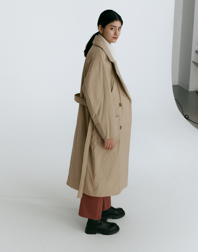 스텝어라운드 Oversized padding belted coat [BEIGE] 착용컷