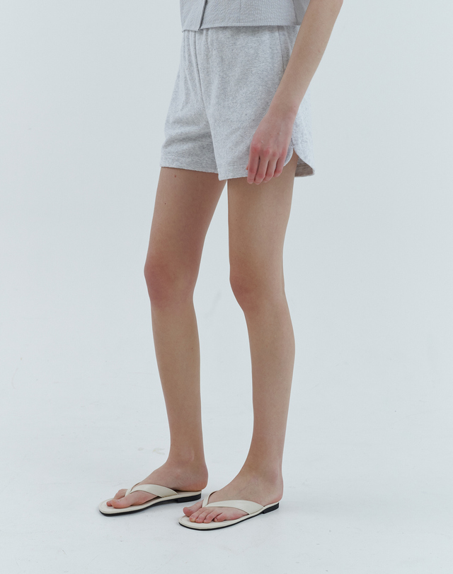 스텝어라운드 테리 하프 팬츠_LIGHT GRAY 네이비 착용컷