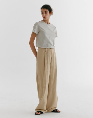 STRAIGHT LINEN TUCK PANTS_BEIGE