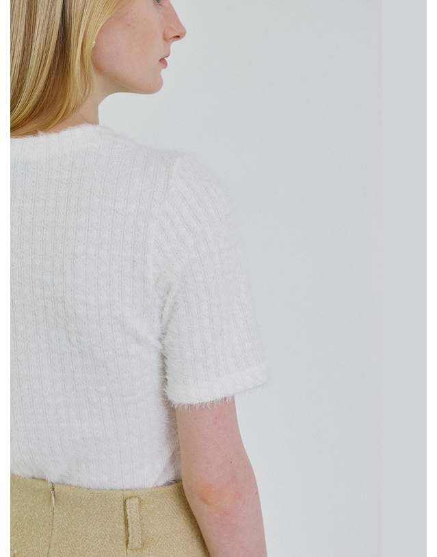 스텝어라운드 Hairy half sleeves t shirts_IVORY 착용컷