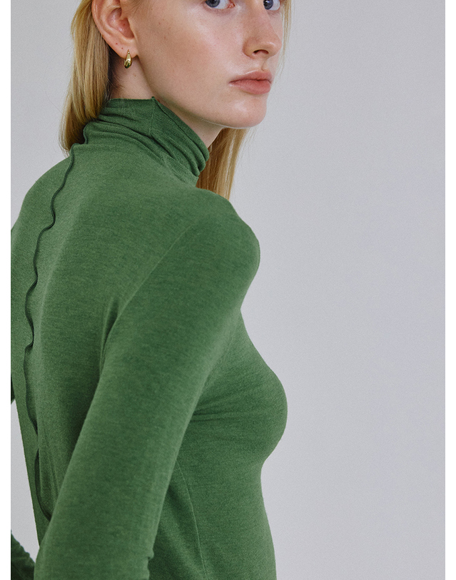 스텝어라운드 Line detail wool pola_OLIVE 착용컷