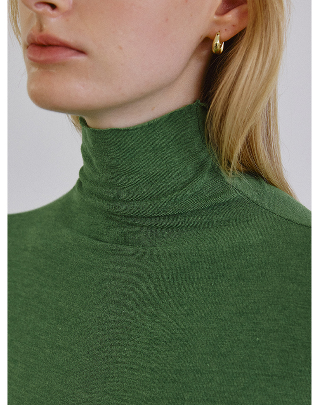 스텝어라운드 Line detail wool pola_OLIVE 착용컷