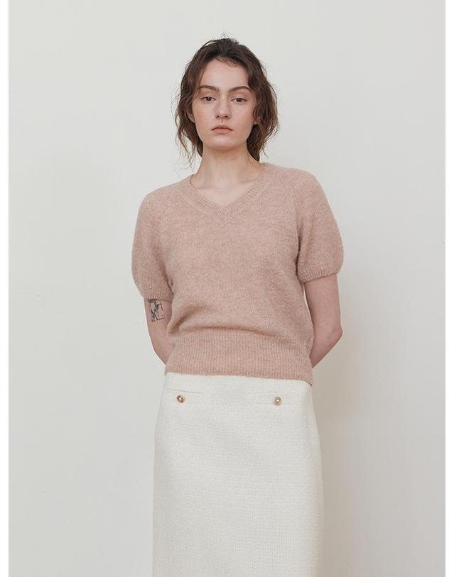 스텝어라운드 Alpaca V-neck half knit_PINK 피치 착용컷