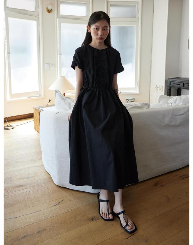 스텝어라운드 Half sleeve string one-piece_BLACK 블랙 착용컷