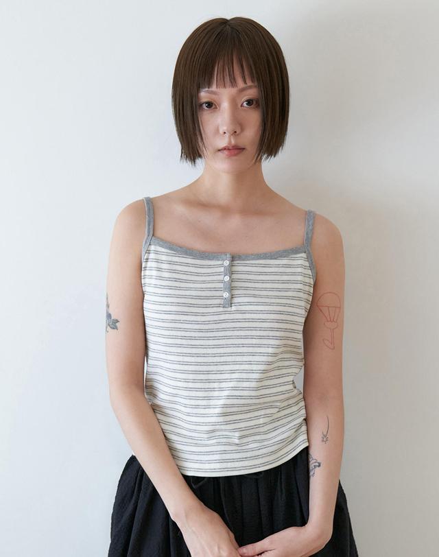 스텝어라운드 Soft stripe sleeveless top_GREY 그레이 착용컷