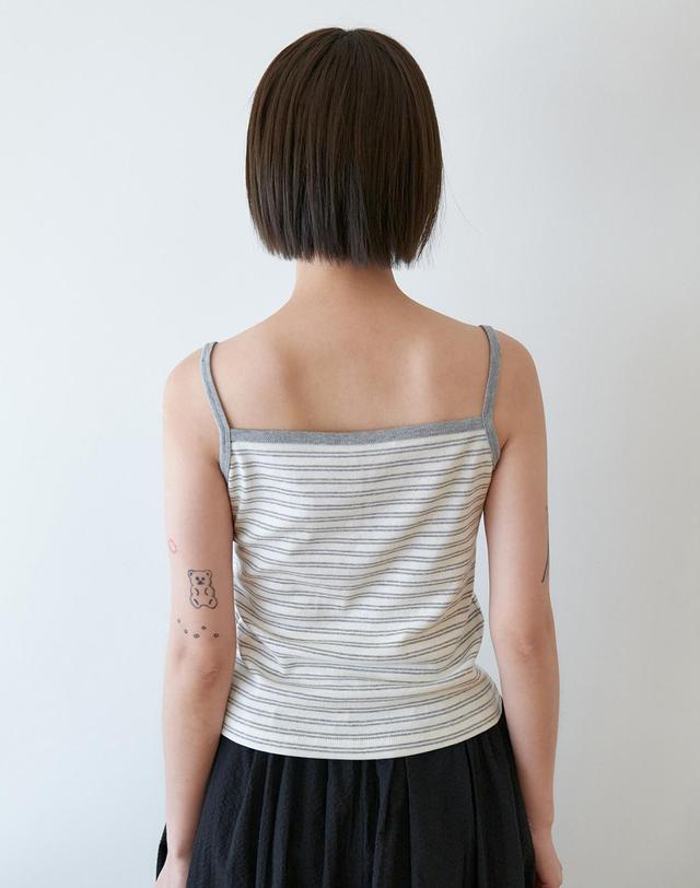 스텝어라운드 Soft stripe sleeveless top_GREY 그레이 착용컷