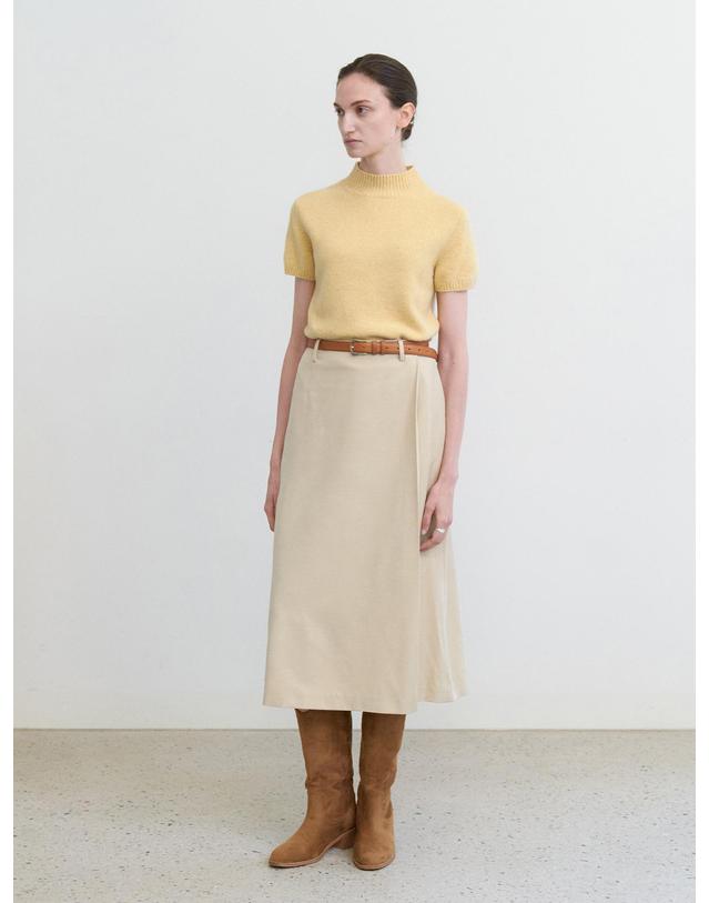 스텝어라운드 Side pleated A-line skirt_BUTTER 그레이 착용컷