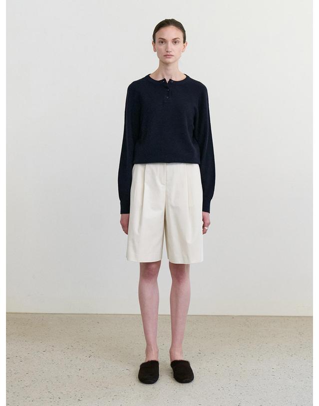 스텝어라운드 Front tuck bermuda cotton pants_CREAM 아이보리 착용컷