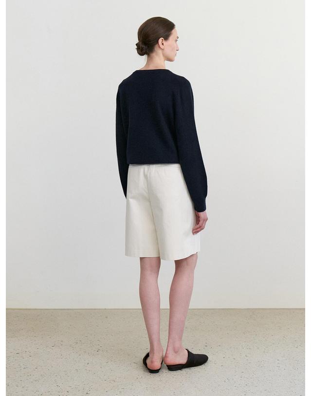 스텝어라운드 Front tuck bermuda cotton pants_CREAM 아이보리 착용컷
