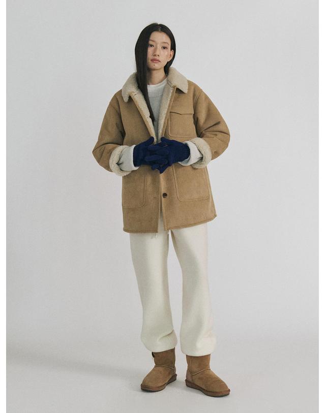 스텝어라운드 Merino Shearling Pocket Mustang_BEIGE 머스타드 착용컷