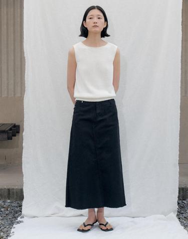 Edge Cutting Denim Skirt_BLACK