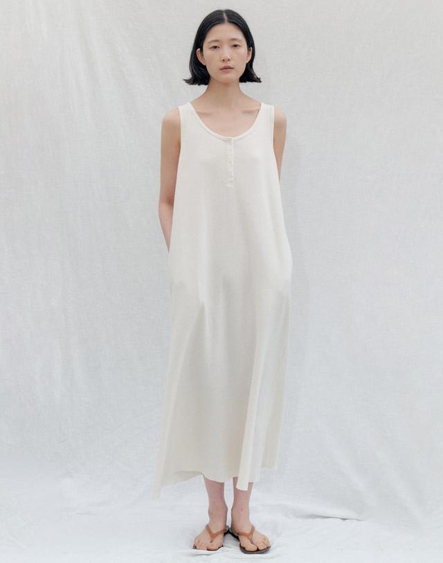 스텝어라운드 Waffle Jersey Henley Sleeveless Dress_CREAM 크림 착용컷