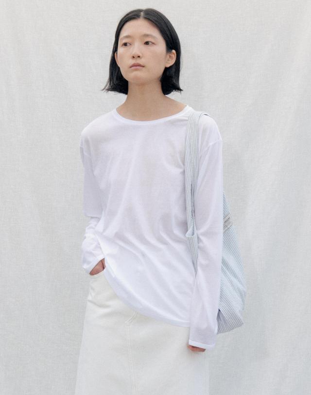 스텝어라운드 Loose Fit Cotton Long Sleeve Tee_WHITE 화이트 착용컷